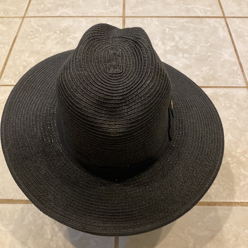 Scala Summer Hat With 3” Trim In Good Condition - image 3